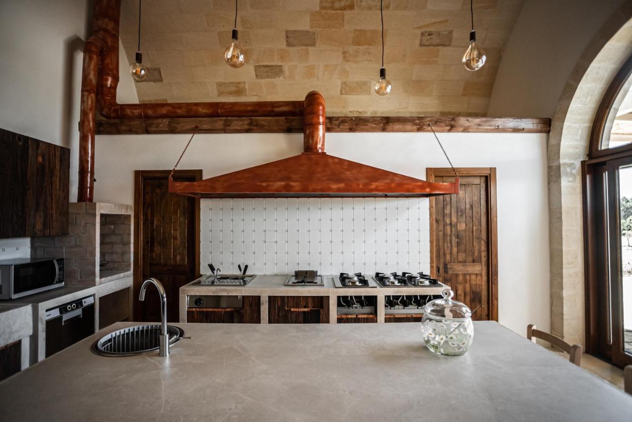 Masseria Torleanzi Wine Relais San Pietro Vernotico Exterior photo