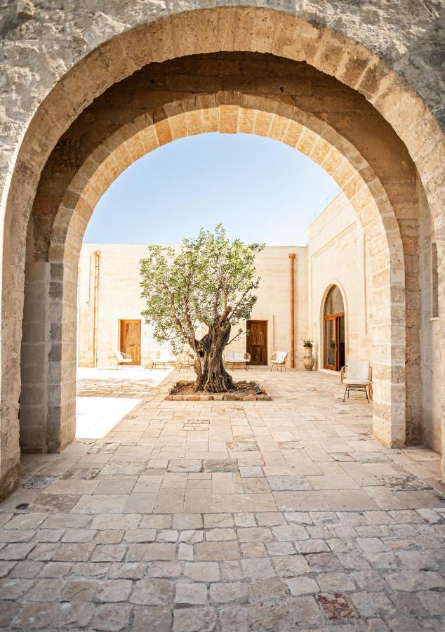 Masseria Torleanzi Wine Relais San Pietro Vernotico Exterior photo