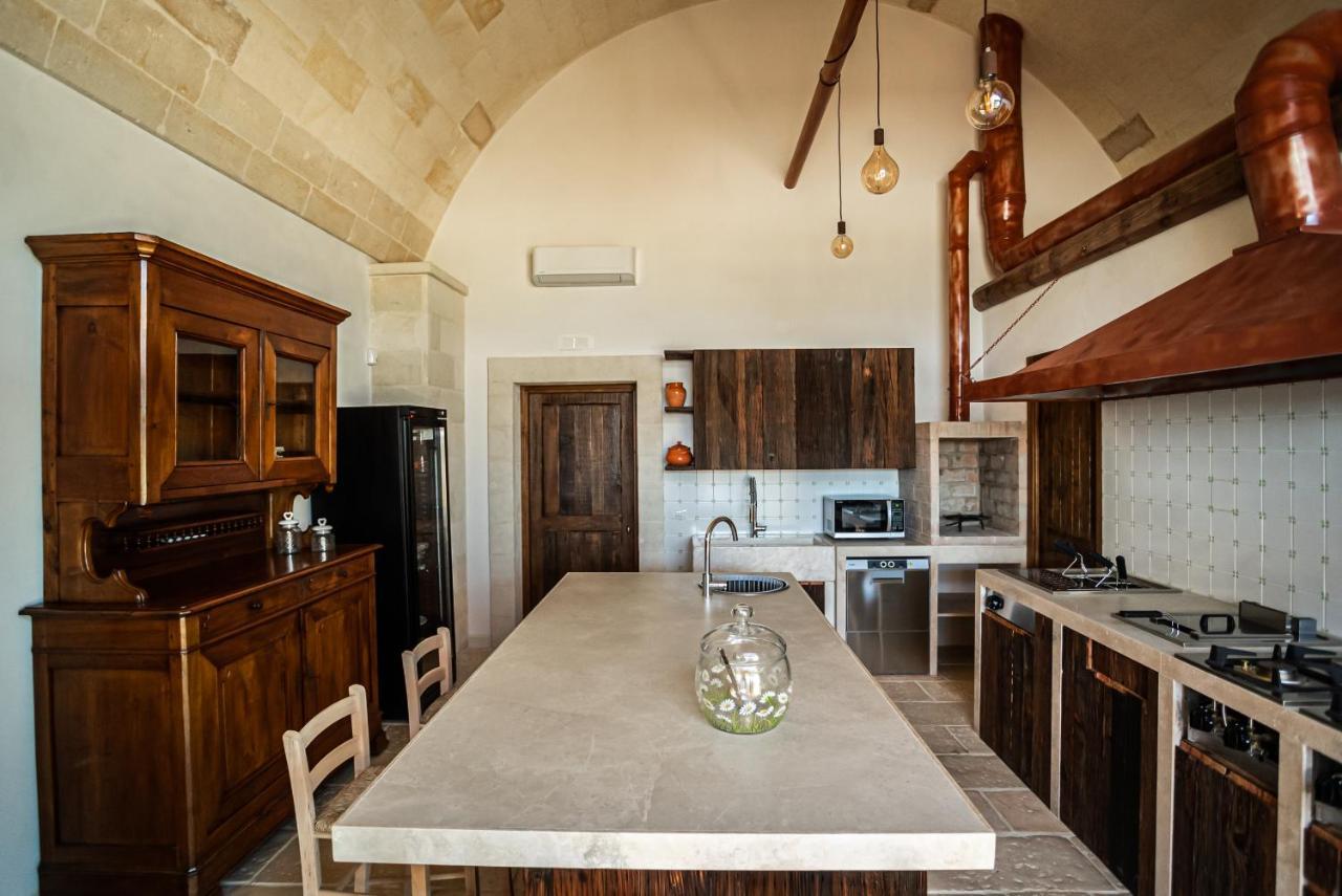 Masseria Torleanzi Wine Relais San Pietro Vernotico Exterior photo