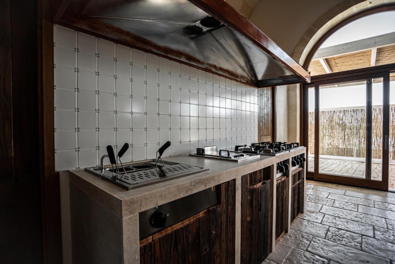 Masseria Torleanzi Wine Relais San Pietro Vernotico Exterior photo